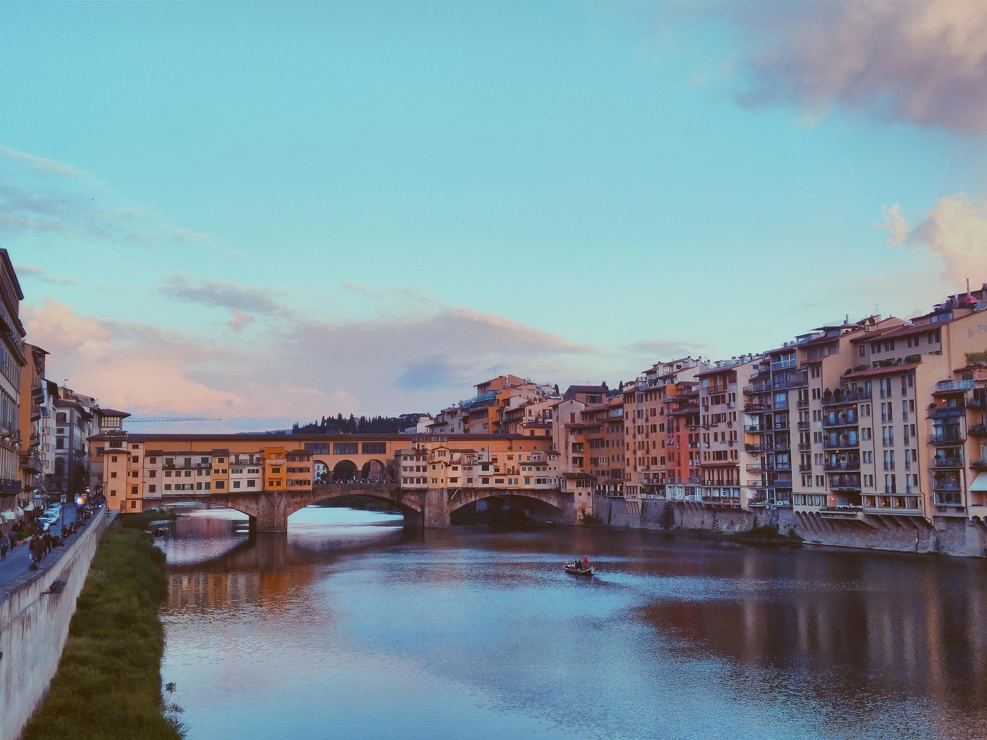 Moving to Italy from the USA: Basics About Taxes as an Expat - Tytle